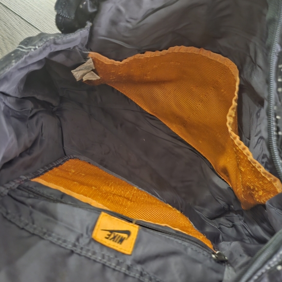 Nike shoulder bag - Picture 2 of 3